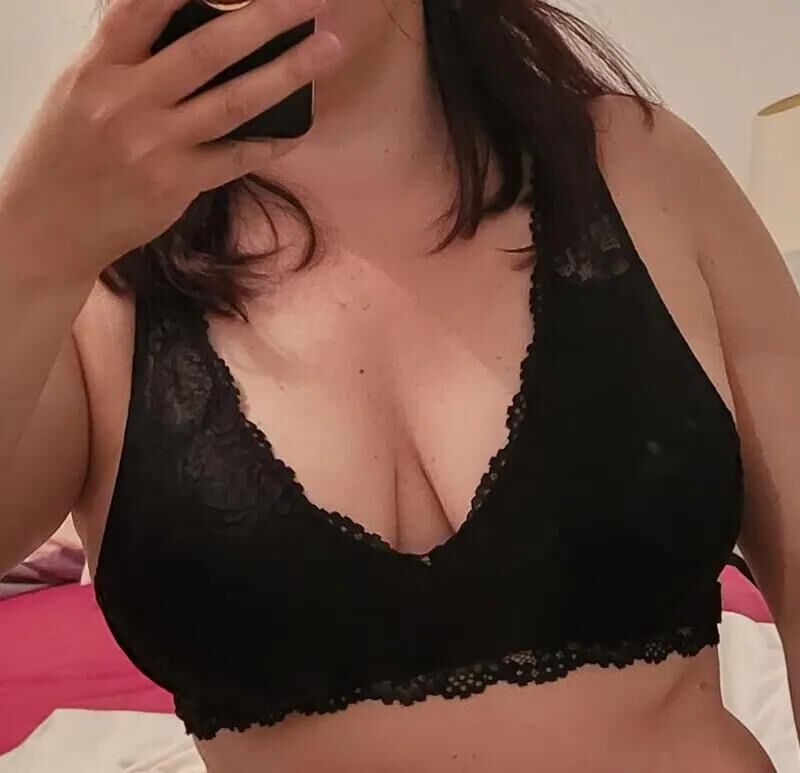 sexy busty mature slut 