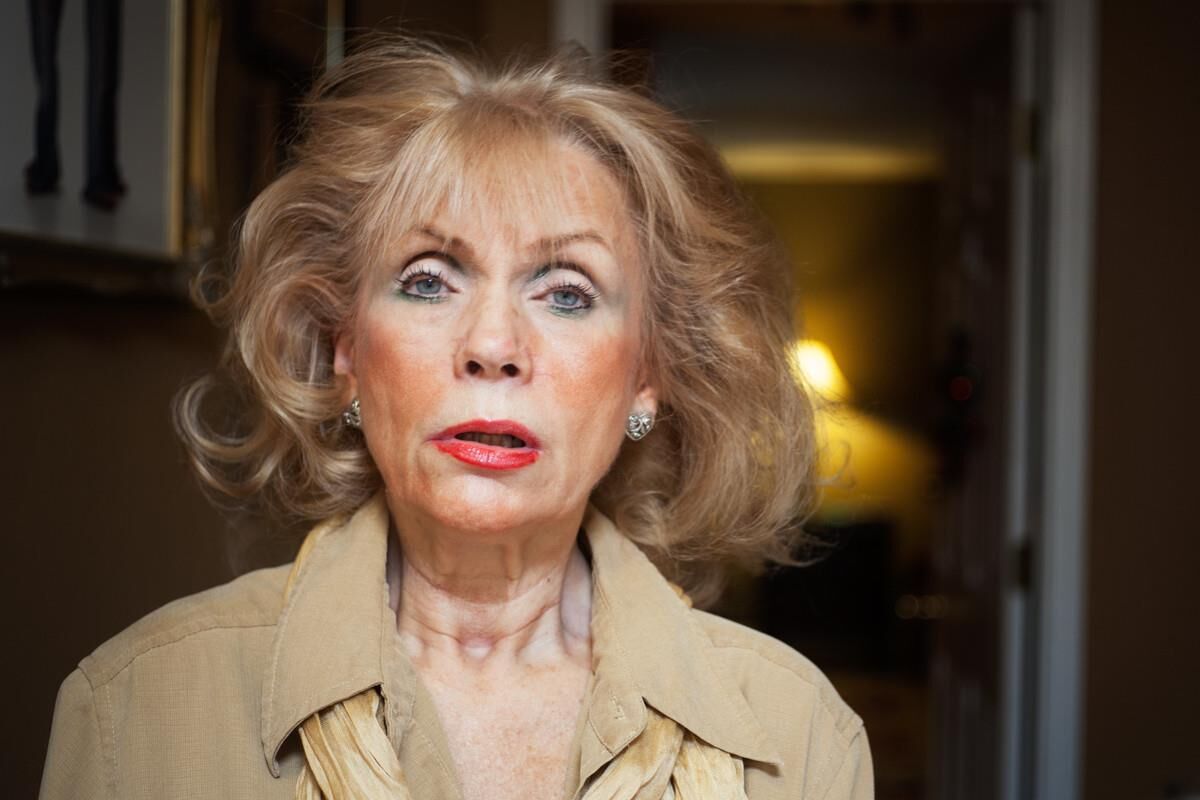  Sexy old ladies with red lipstick 