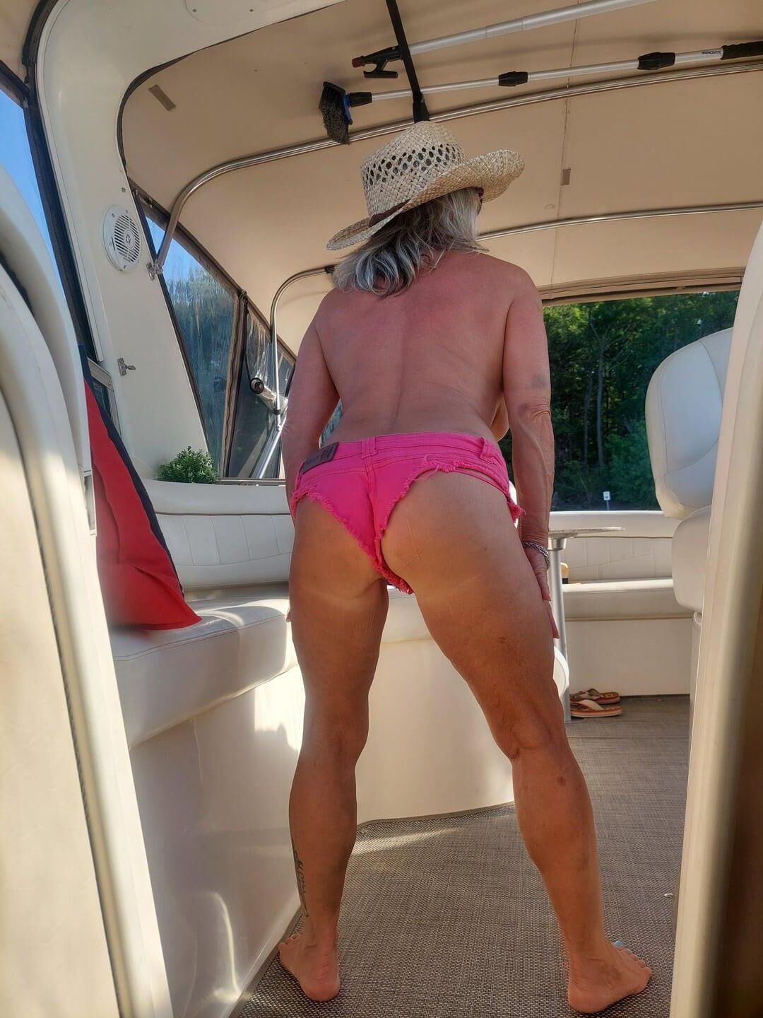 HOT GILF