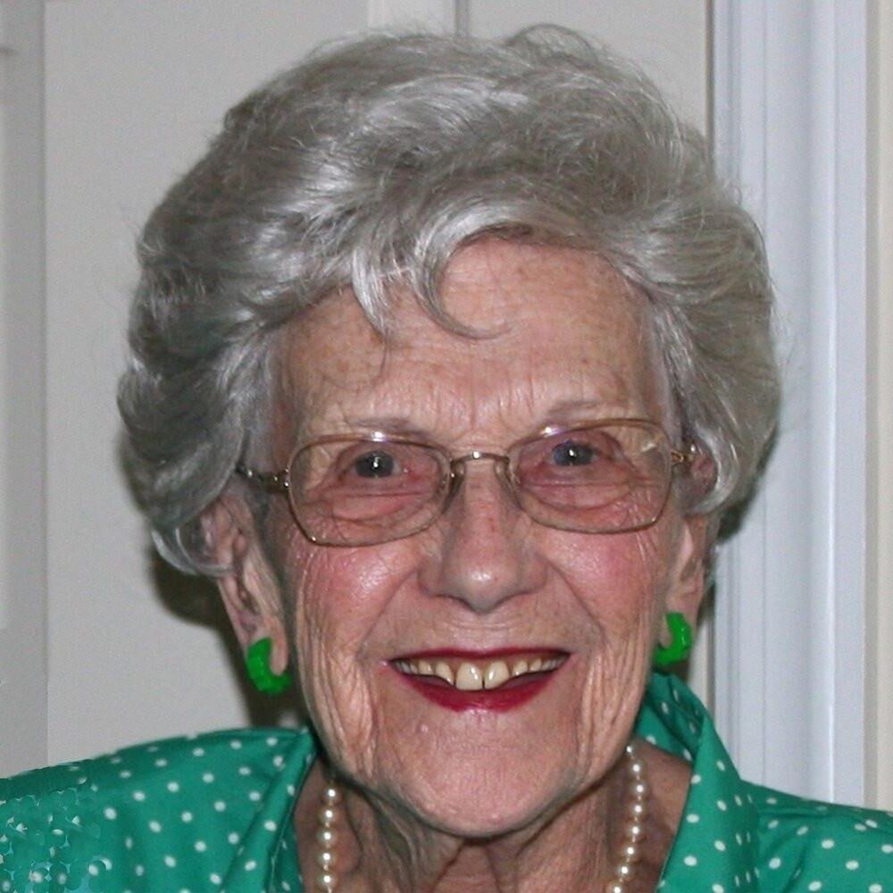  Sexy old ladies with red lipstick 
