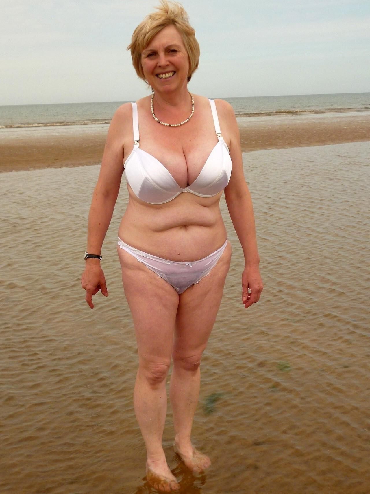 Big Boobed Lovely Nudist Granny