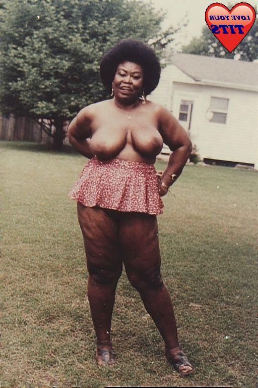 Mini-taskirts et seins de chocolat
