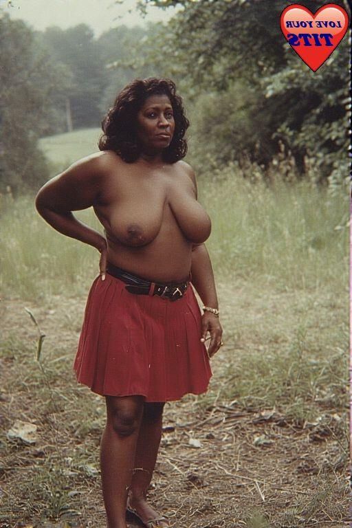 Mini-taskirts et seins de chocolat