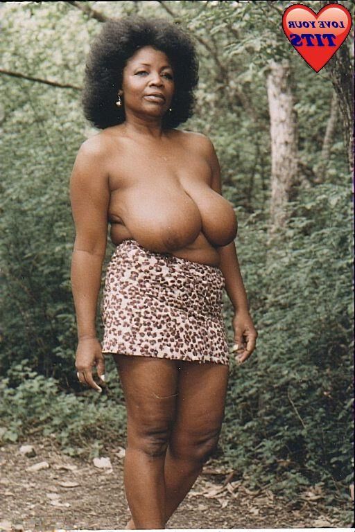 Mini-taskirts et seins de chocolat