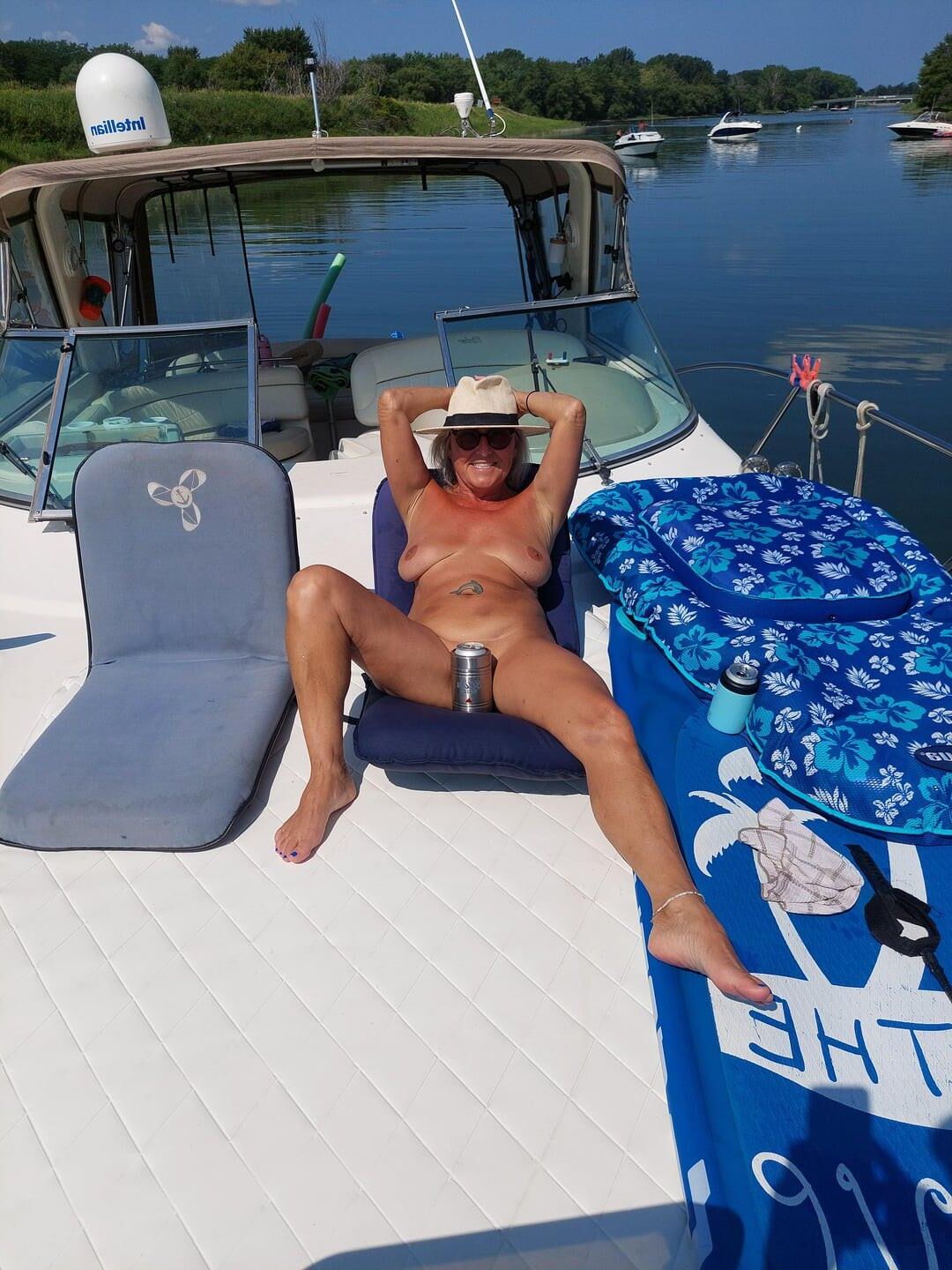 HOT GILF