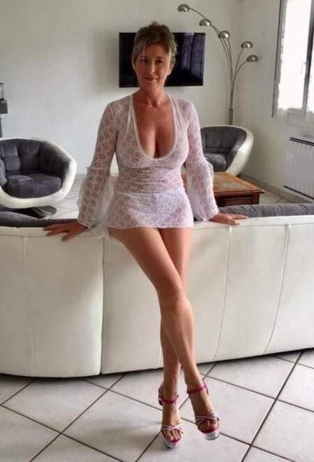 Vintage MILF Next Door