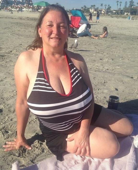 Top Busting Swimsuit Tits Mature Special 