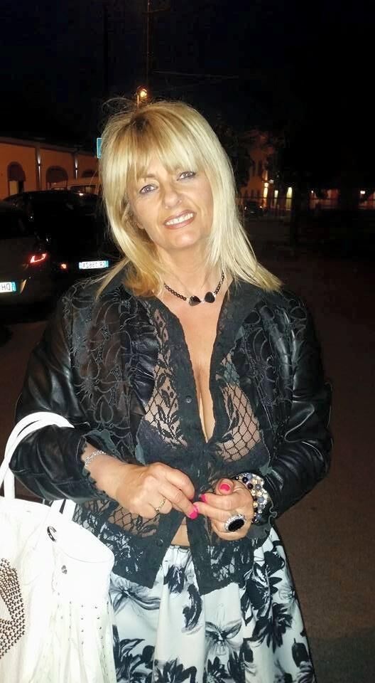 Dangerous Wives and Bimbos