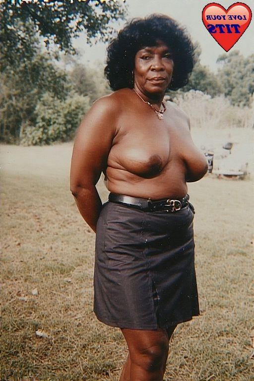 Mini-taskirts et seins de chocolat