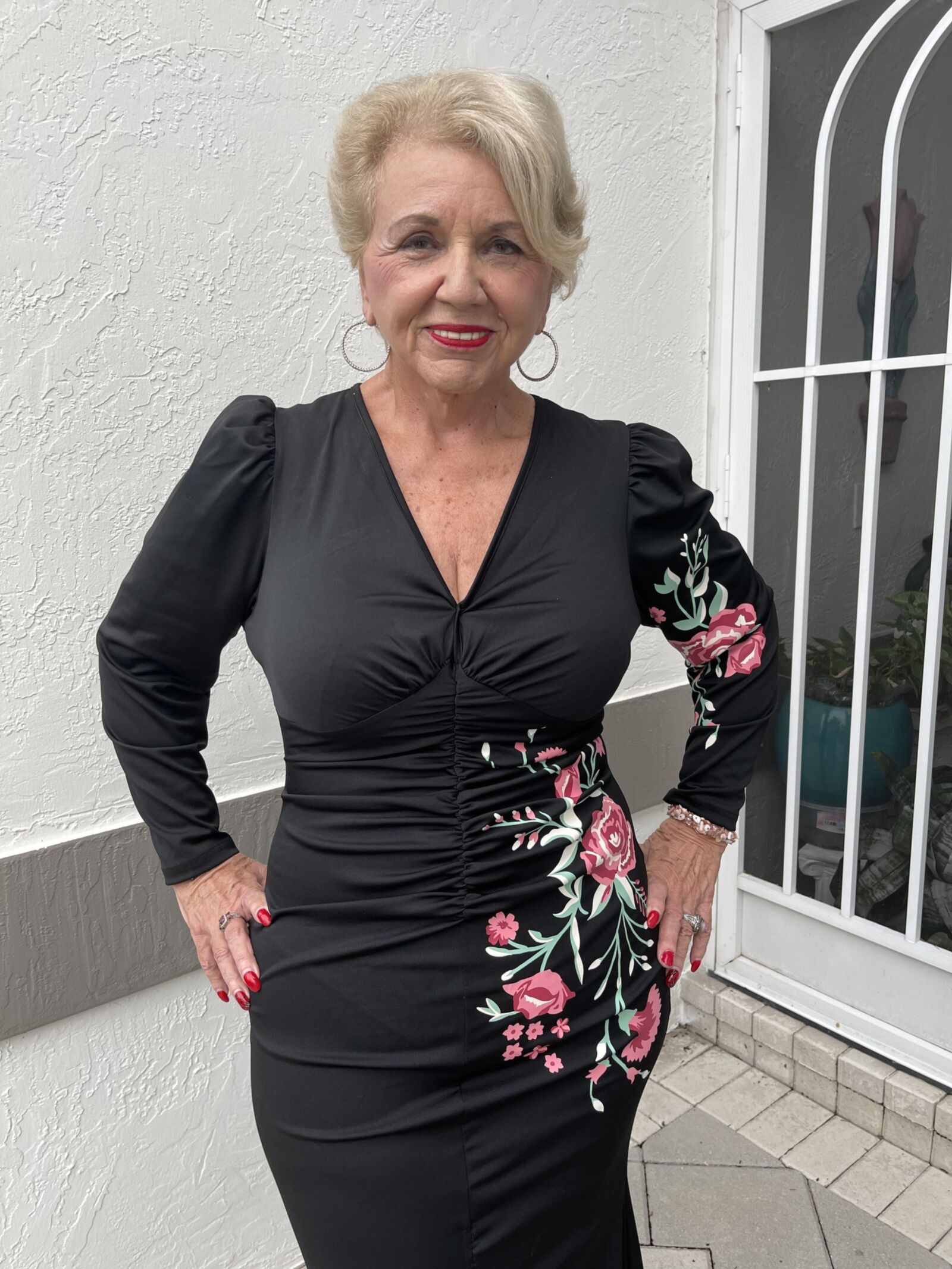  Sexy old ladies with red lipstick 