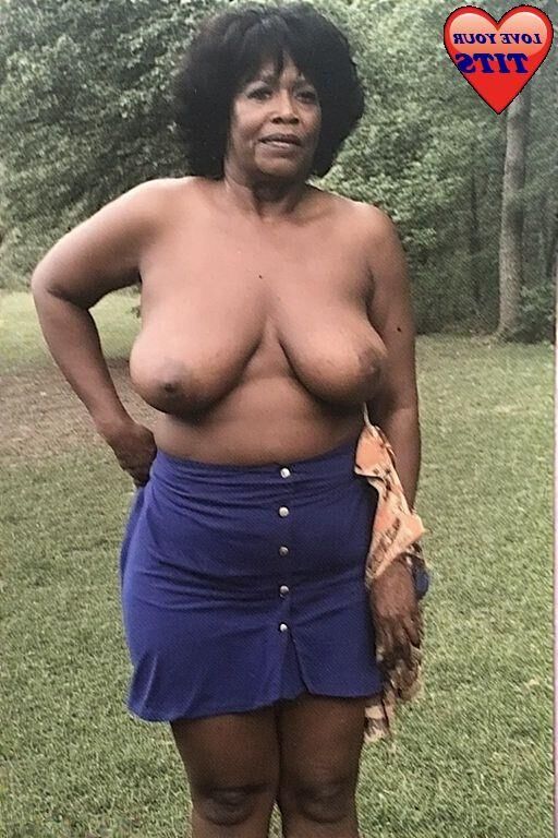 Mini-taskirts et seins de chocolat
