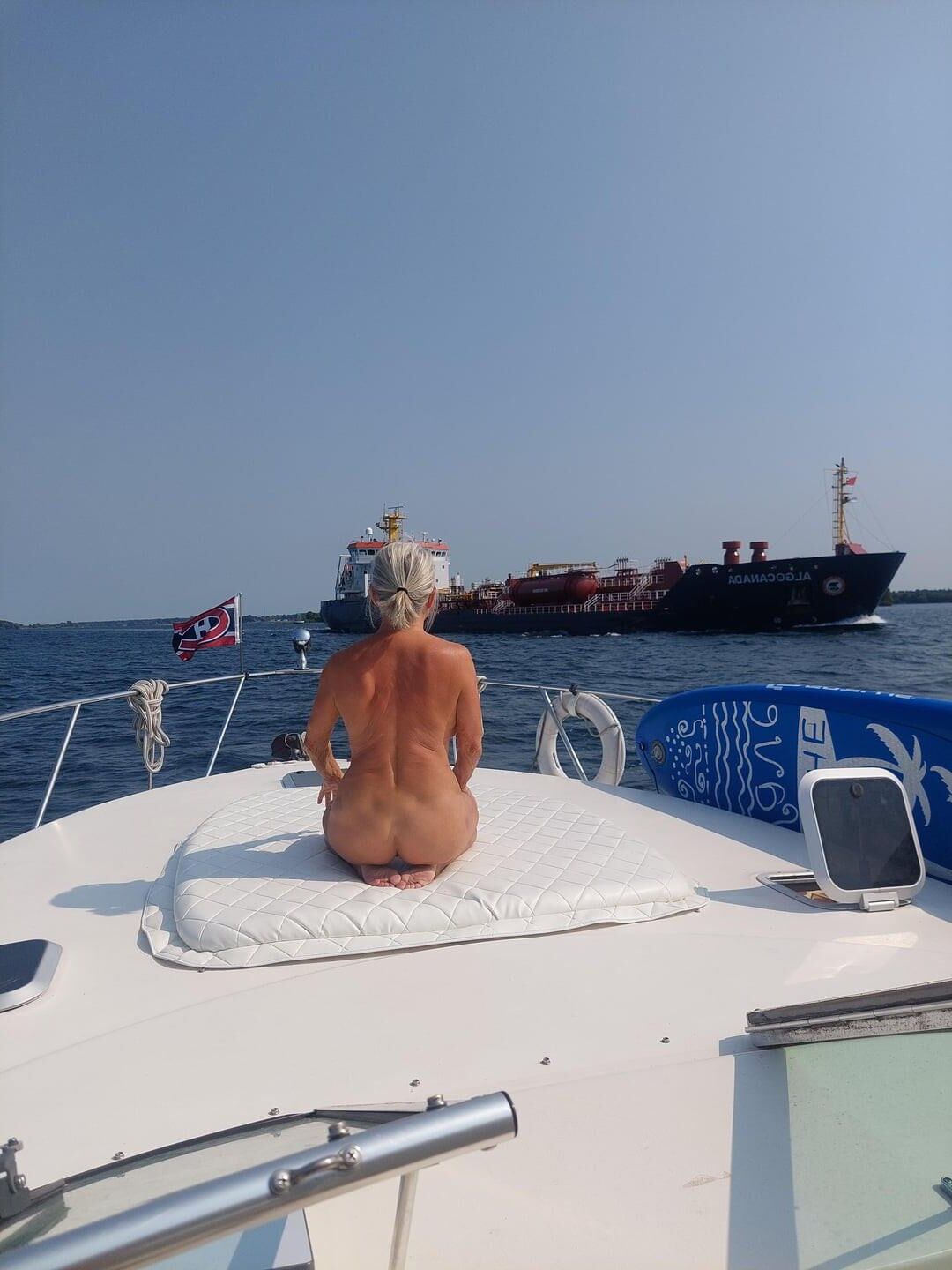 HOT GILF