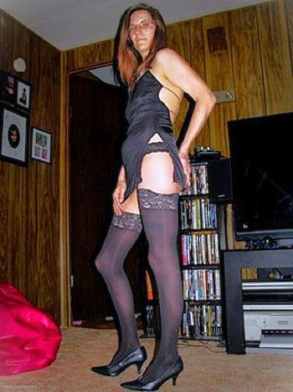 White Trash SlutWife enjoying her bulls
