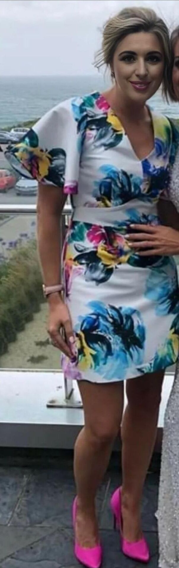¡Posh Blonde MILF necesita enseñar es solo una luz humana!