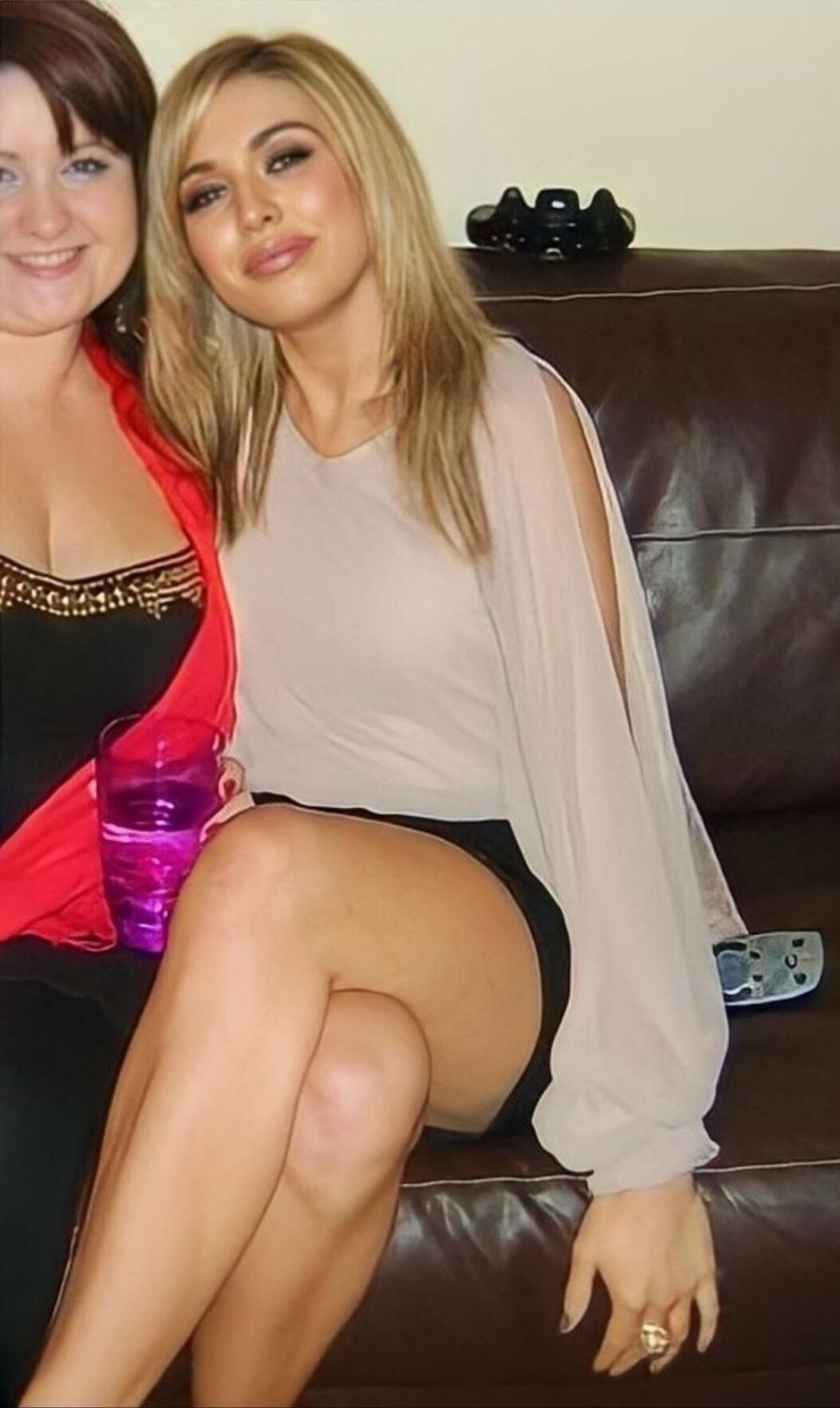 ¡Posh Blonde MILF necesita enseñar es solo una luz humana!