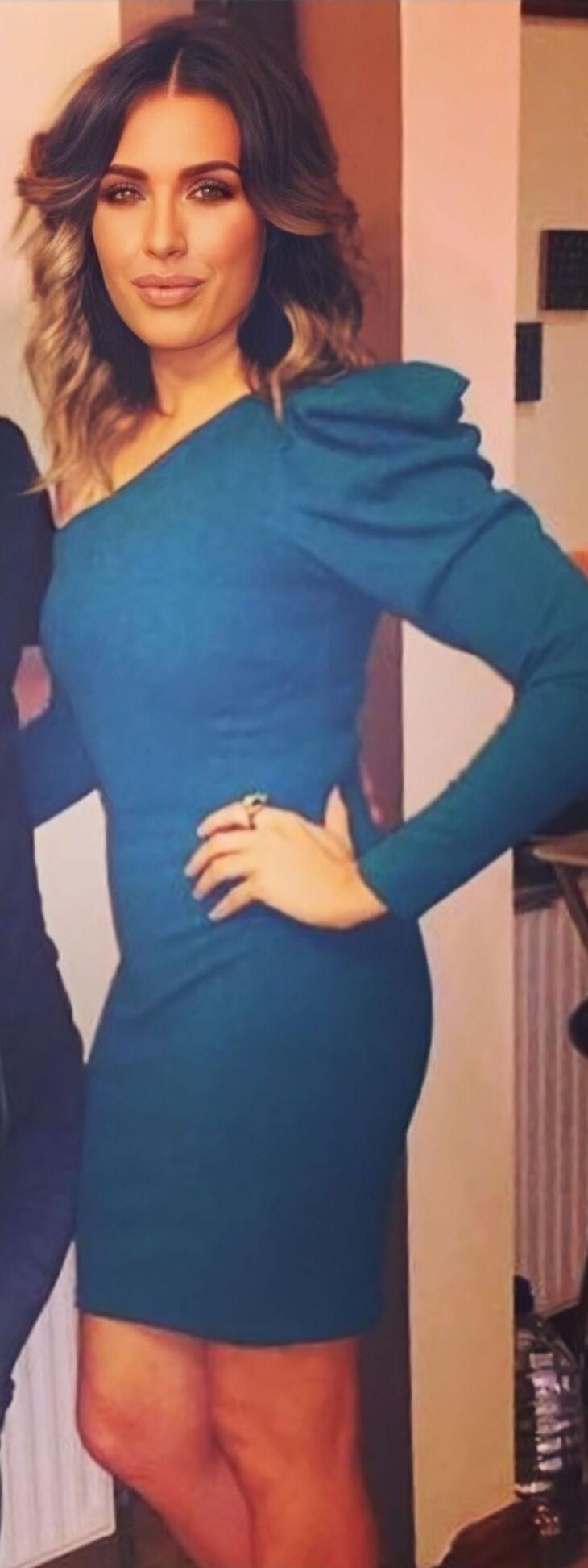 ¡Posh Blonde MILF necesita enseñar es solo una luz humana!