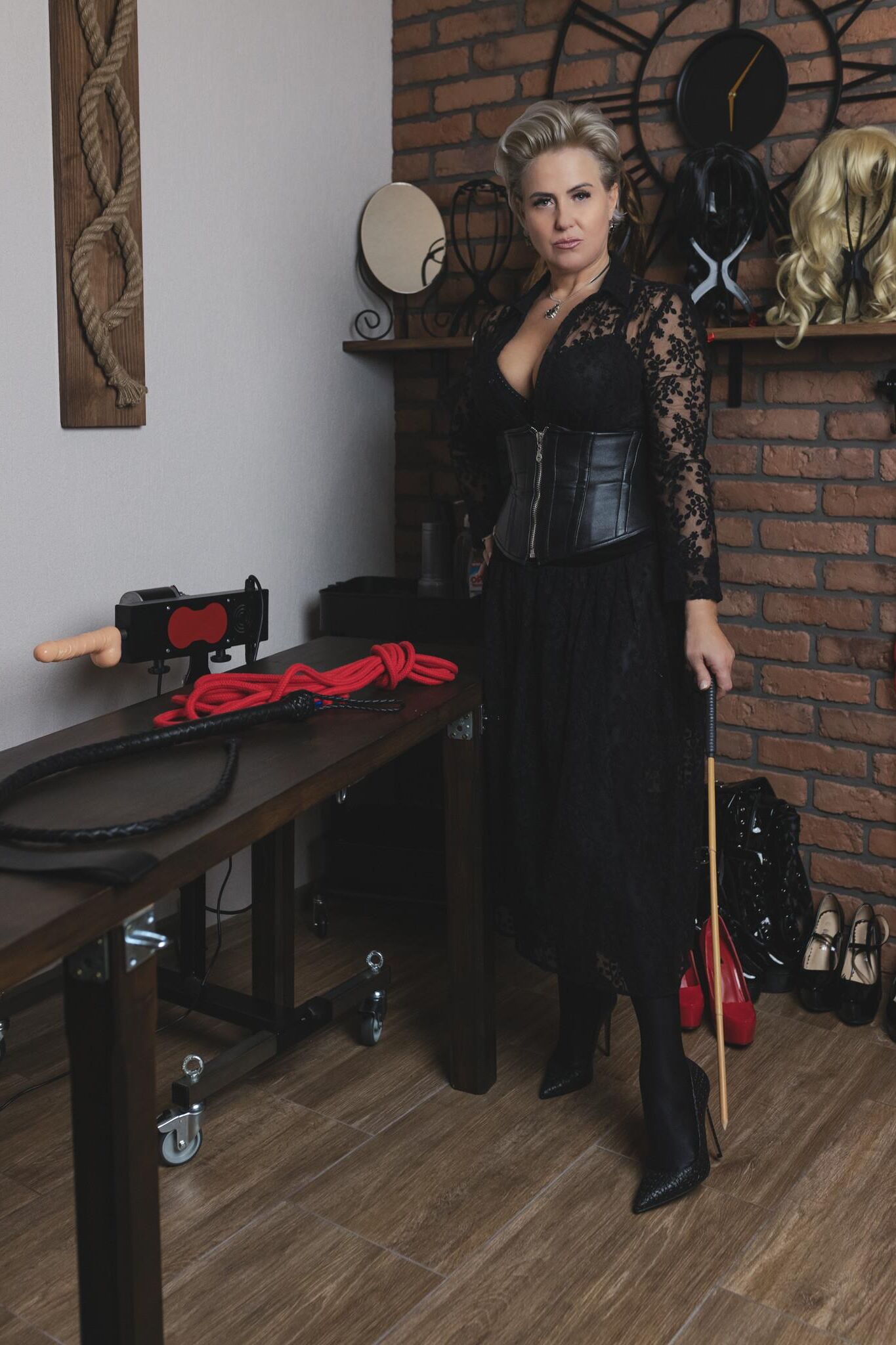 puta de escolta de holguty y Domina Xenia