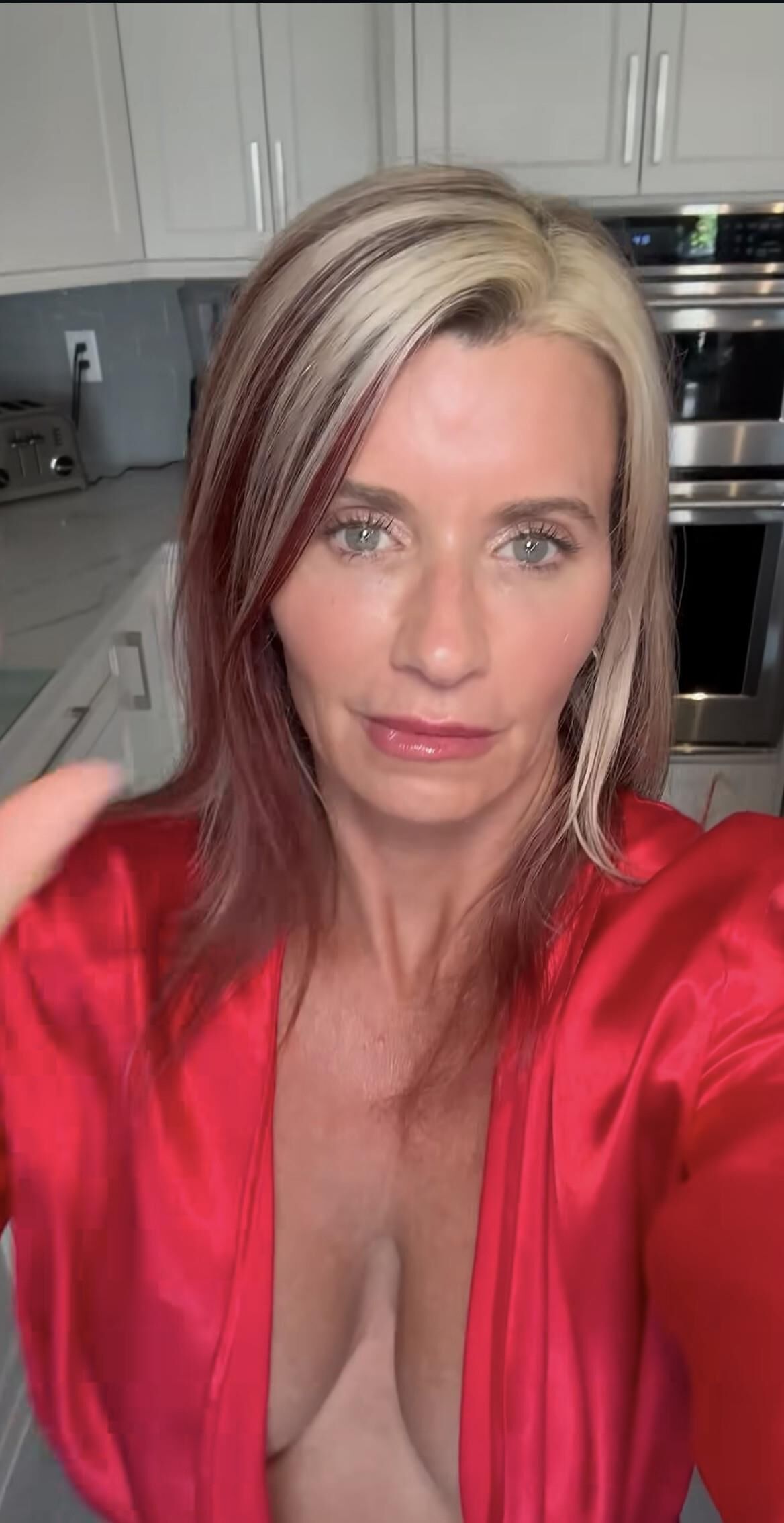 Wife's Friend, Mandy, Knows How Hot She is at 
