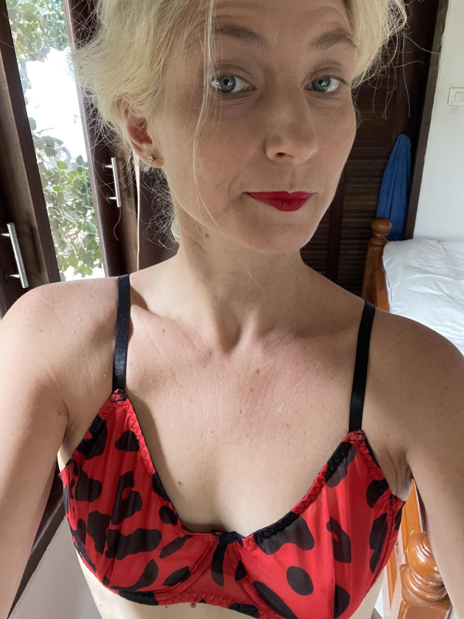 yo alle natürlichen milf lia