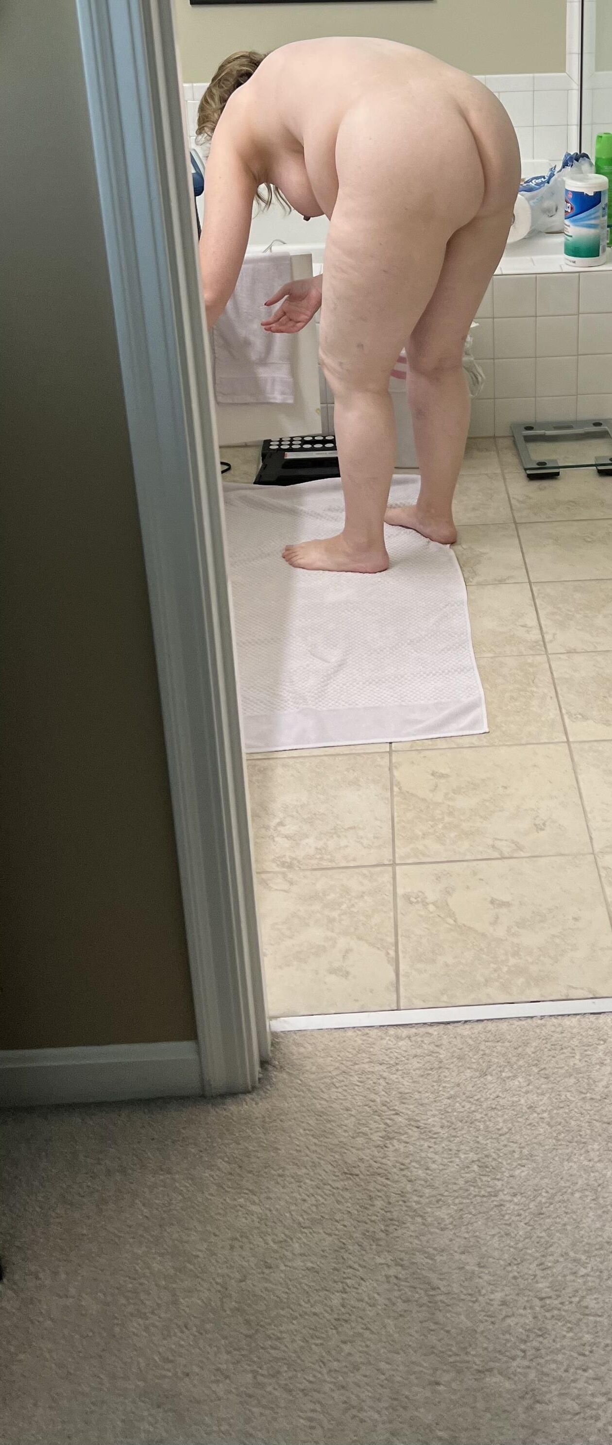 Fat Fuckpig Carrie Lynn espionou no banheiro