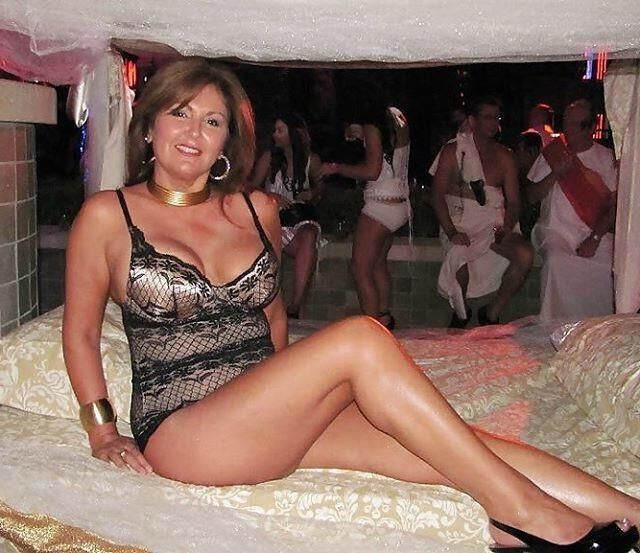 Omas und Milfs in Dessous