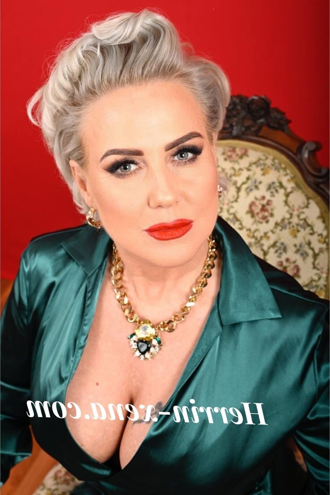 slutty escort whore and domina Xenia 