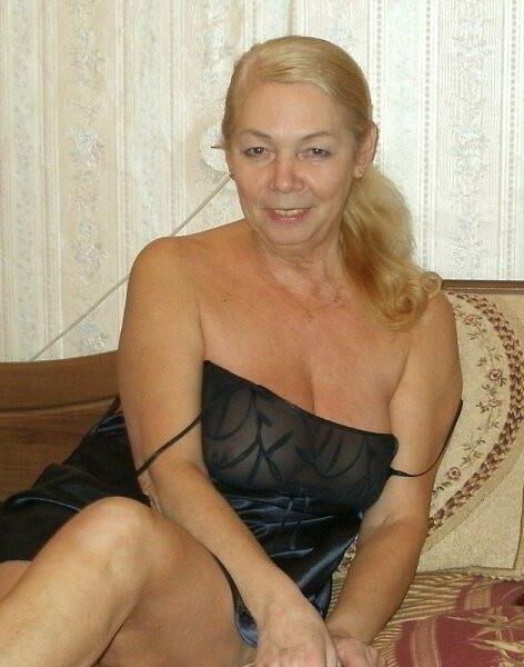 Omas und Milfs in Dessous