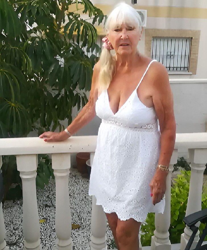 No desnudo madura y abuela