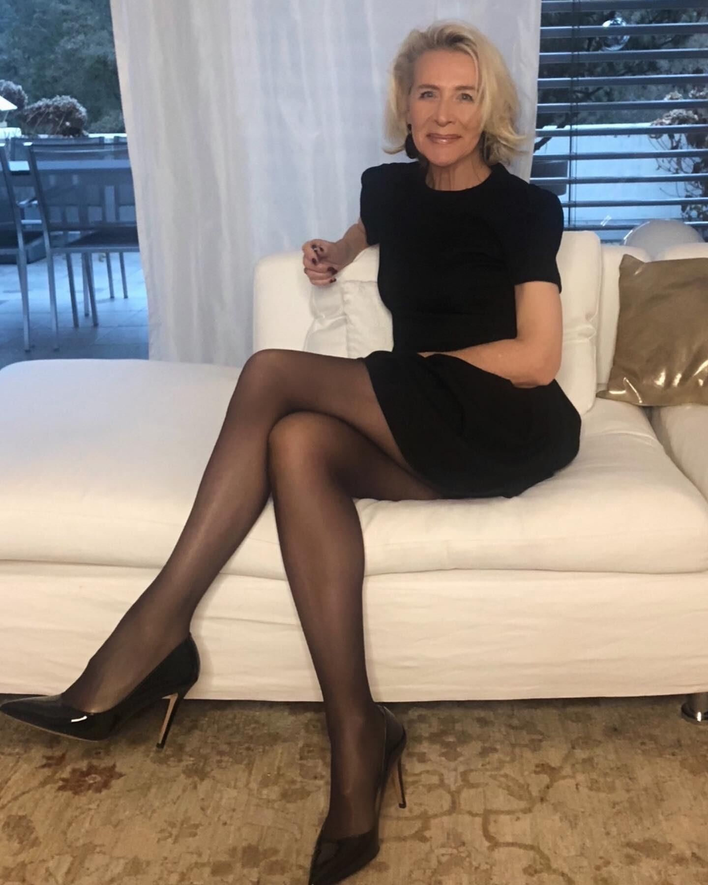 Mom is so sexy in pantyhose 