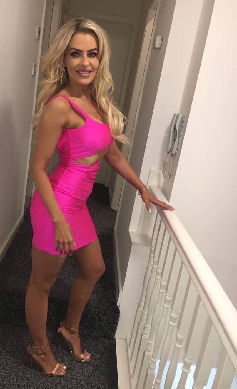 Super fit irish BIMBO CHAV MILF Antoinette is a FUCK MACHINE