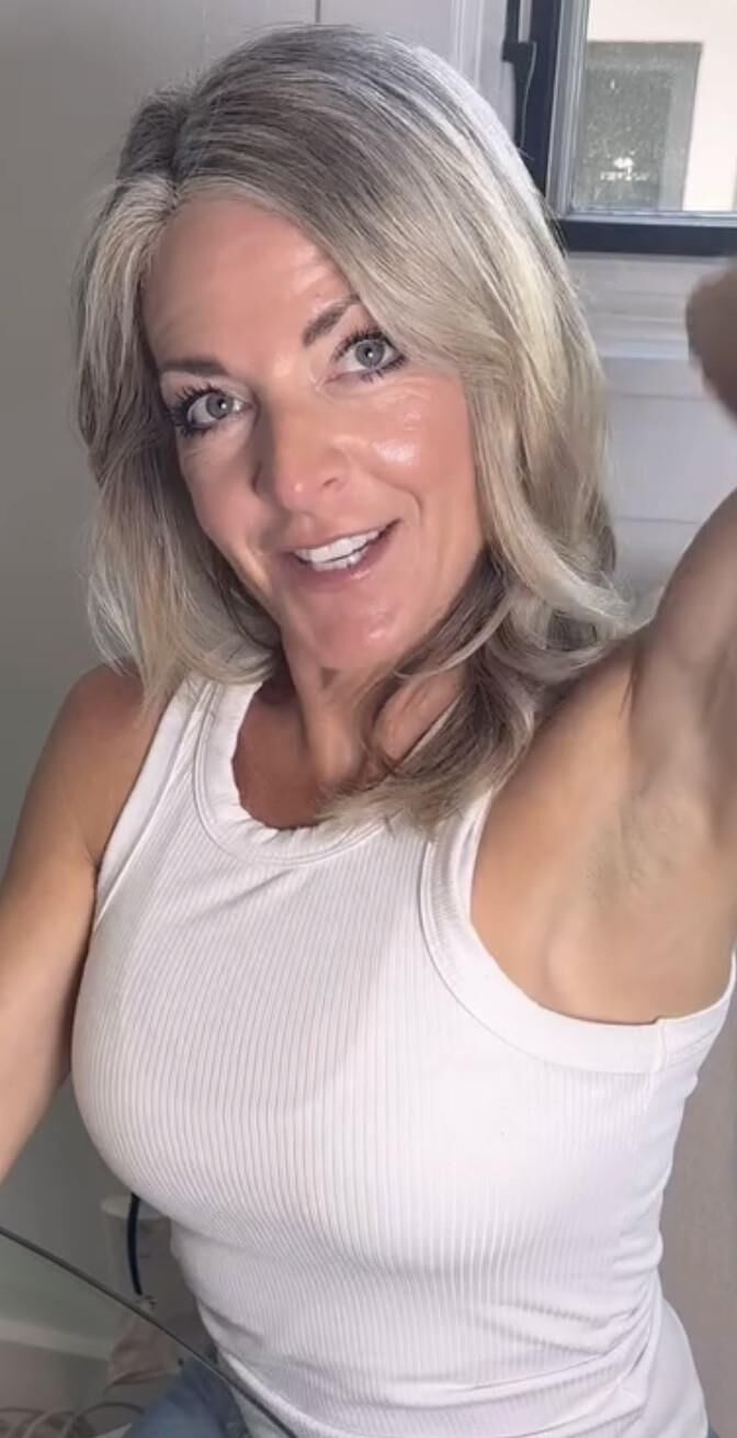 Atemberaubende blonde Gilf