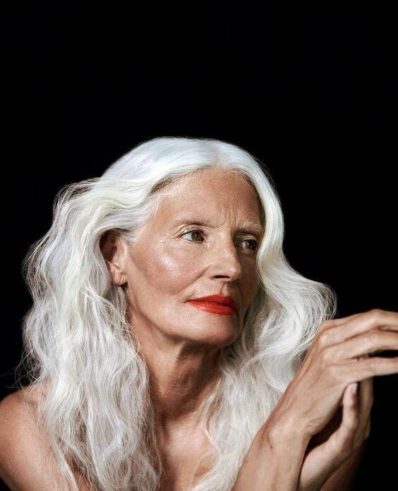Hermosa abuela y caras maduras