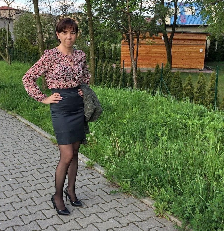 Mom is so sexy in pantyhose 
