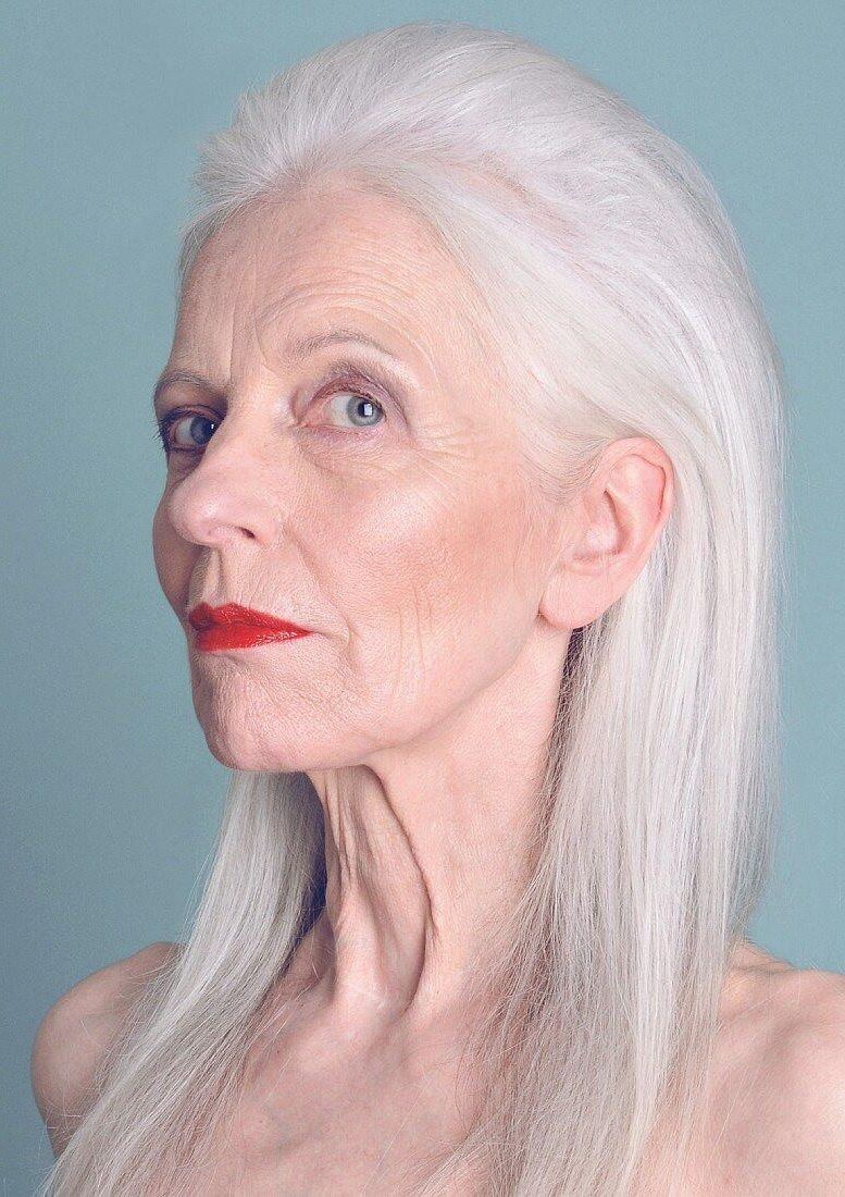 Hermosa abuela y caras maduras