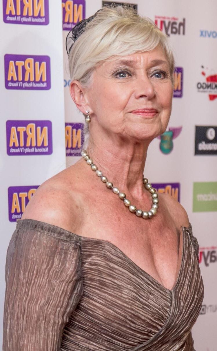 No desnudo madura y abuela