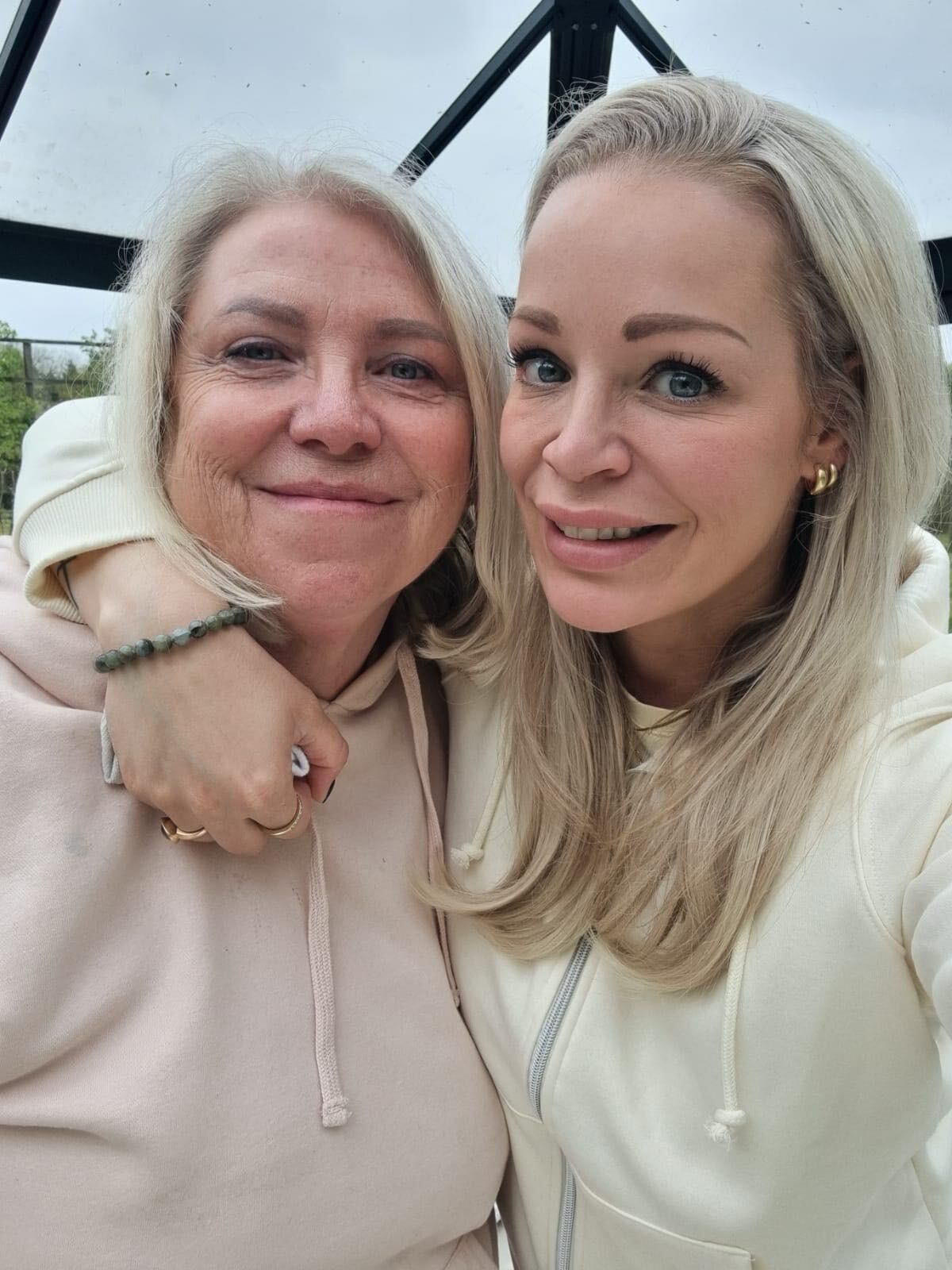 Choose and how Mother Daughter 