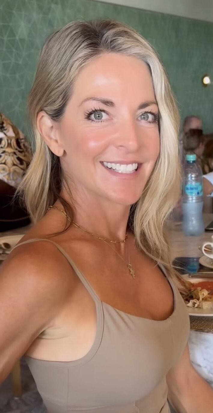 Atemberaubende blonde Gilf