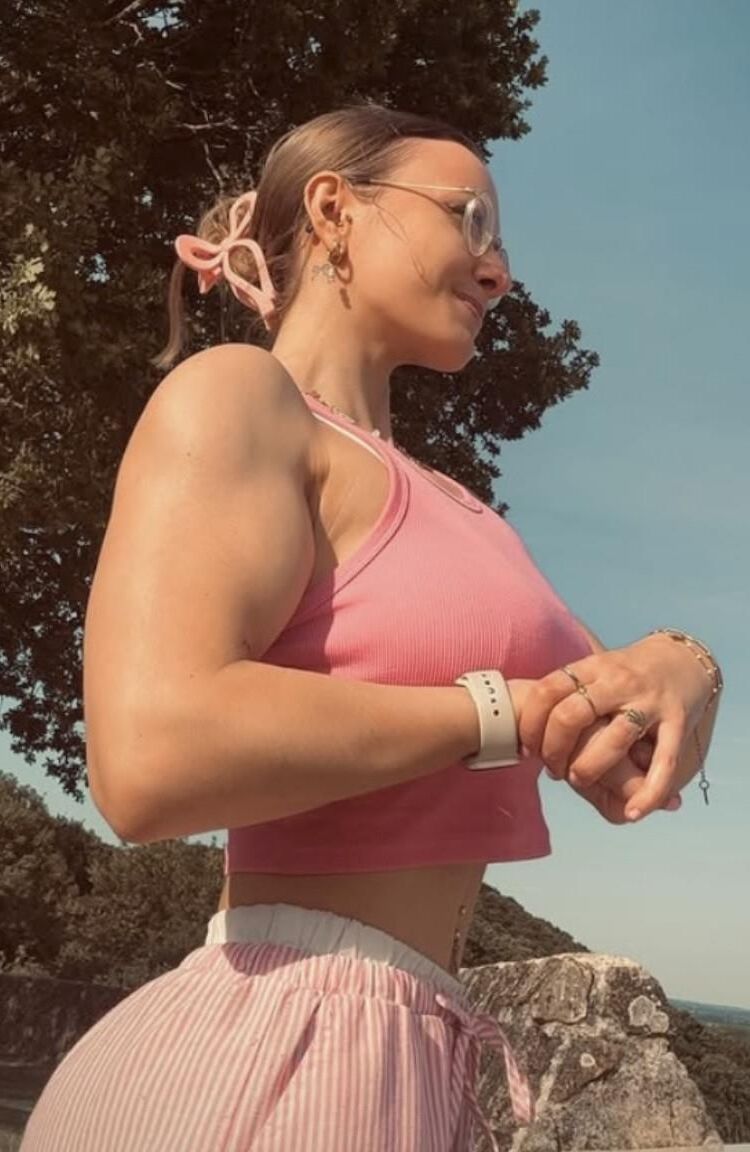 Muscle Girls Thicc and Powerful