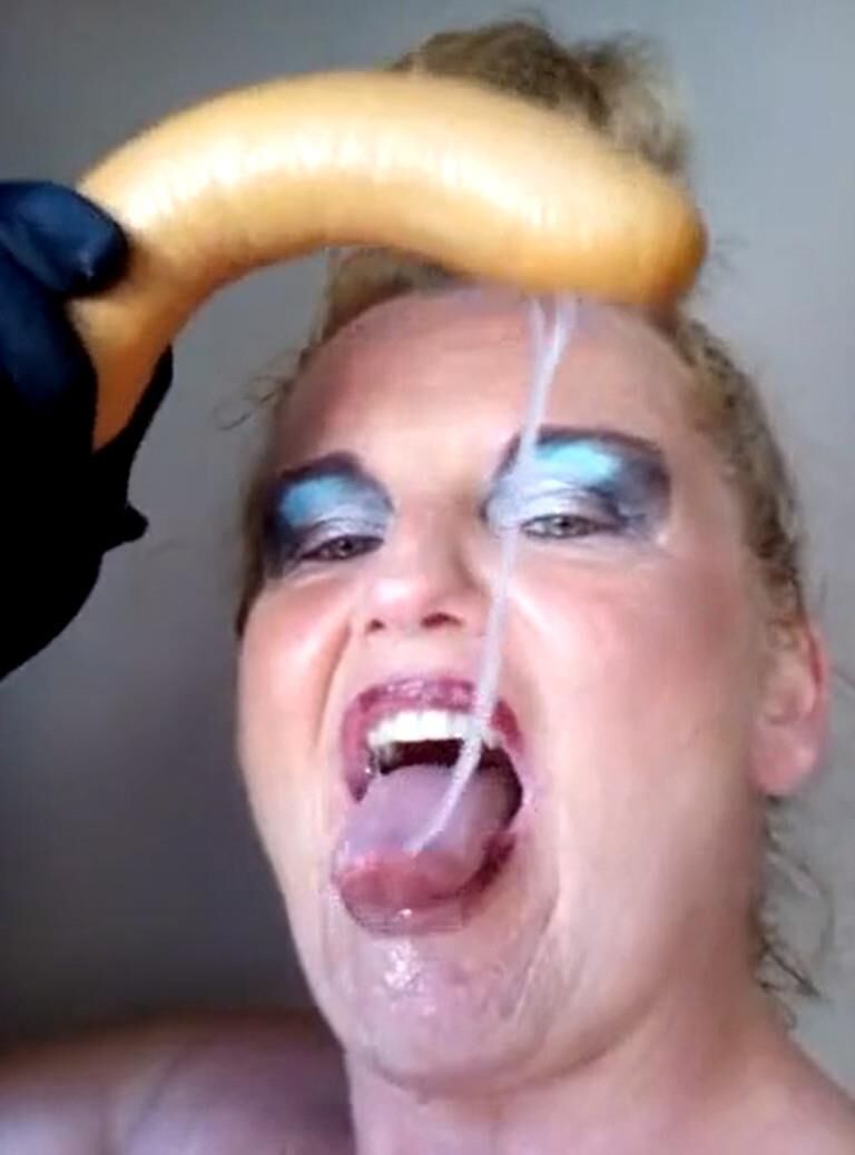 Wer ist das / who is she?