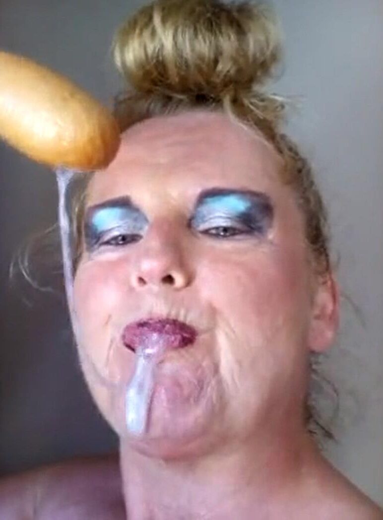 Wer ist das / who is she?
