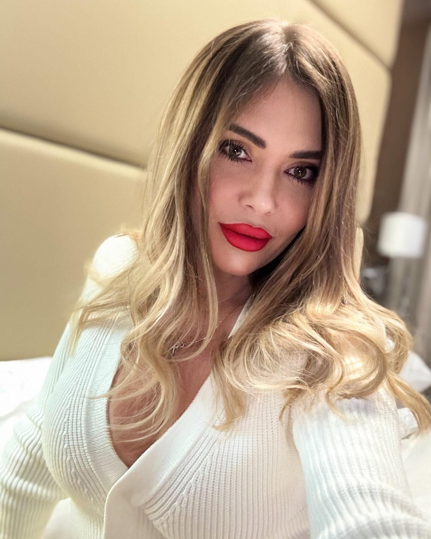 slutty milfs and escort whores 