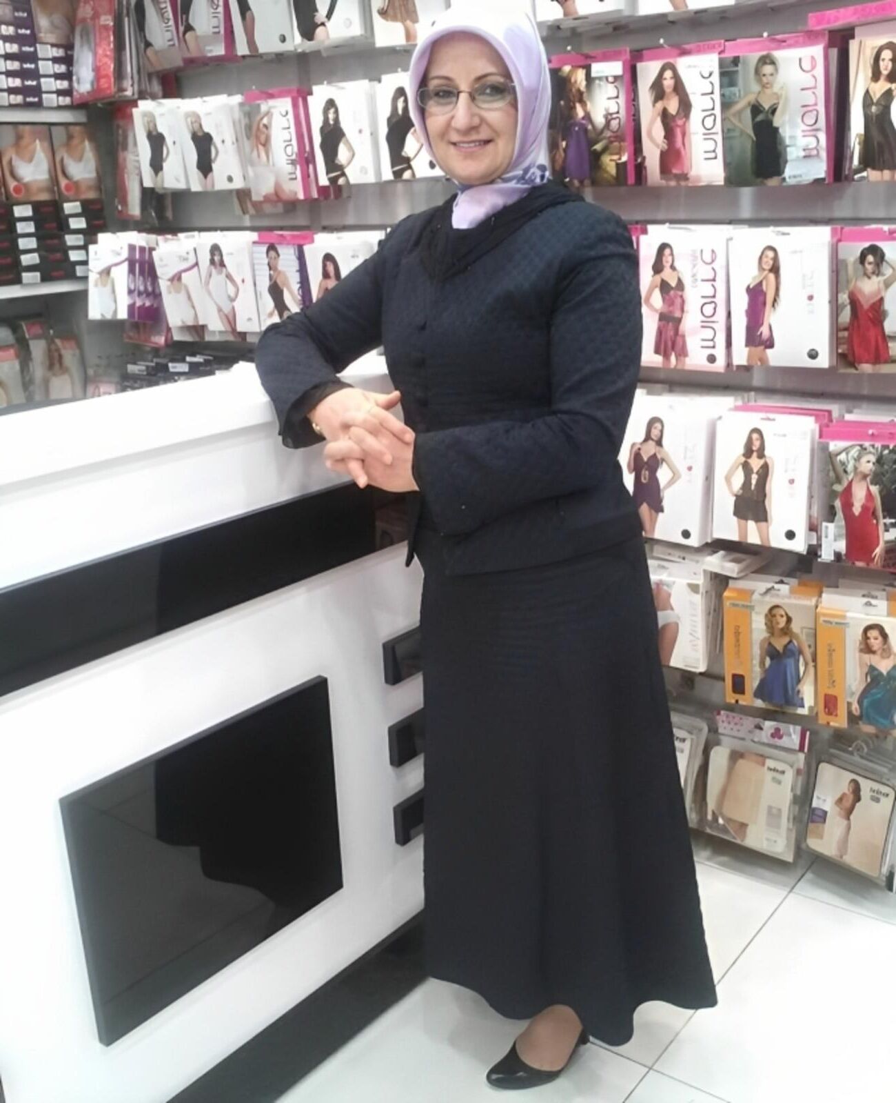 VINTAGE TURKISH HIJAB SEXSI PHOTO 