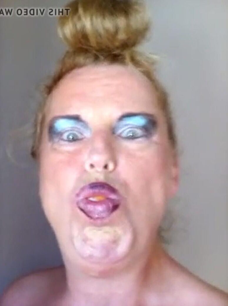 Wer ist das / who is she?