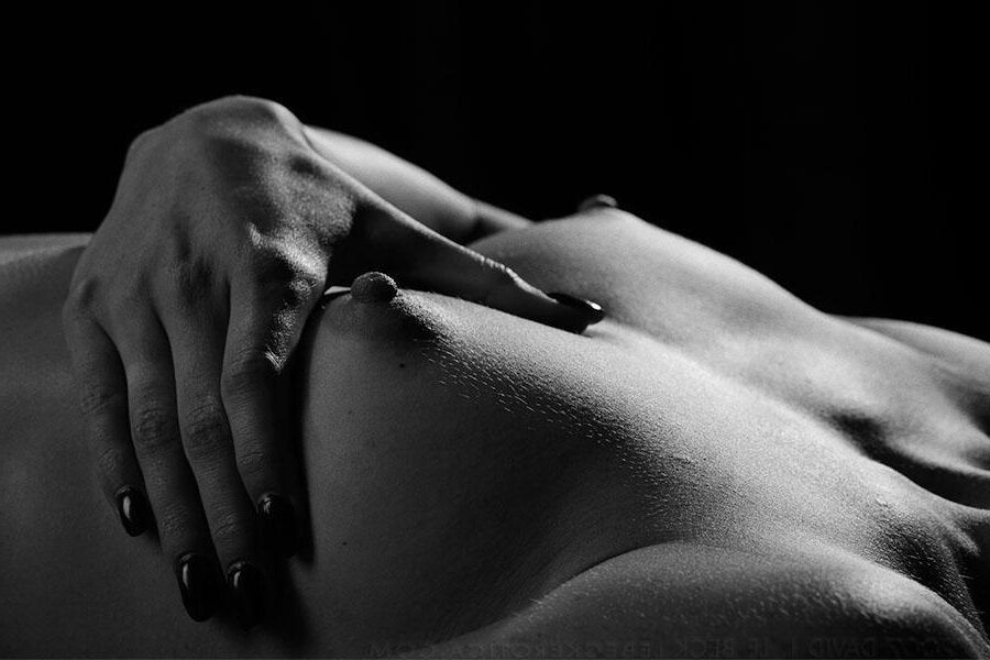 Wenona showing off her nude fit body, Black and White edition