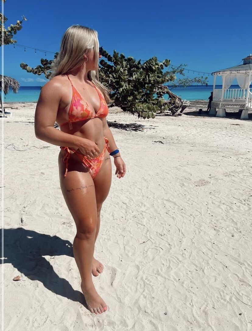 Muscle Girls Thicc and Powerful