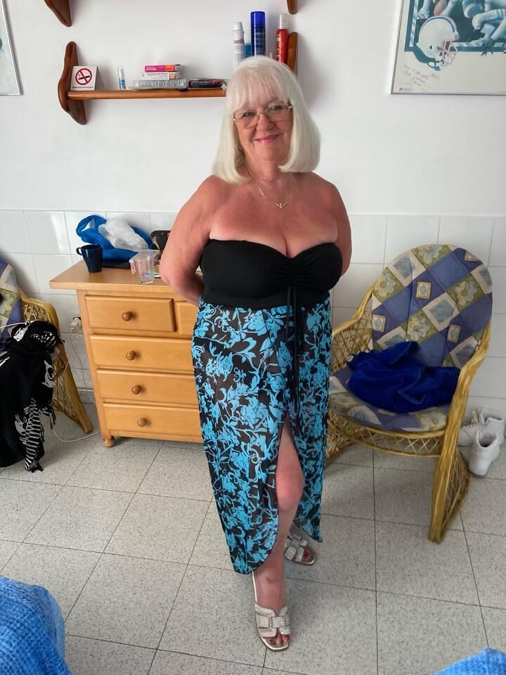 Want to join me for a wank? 