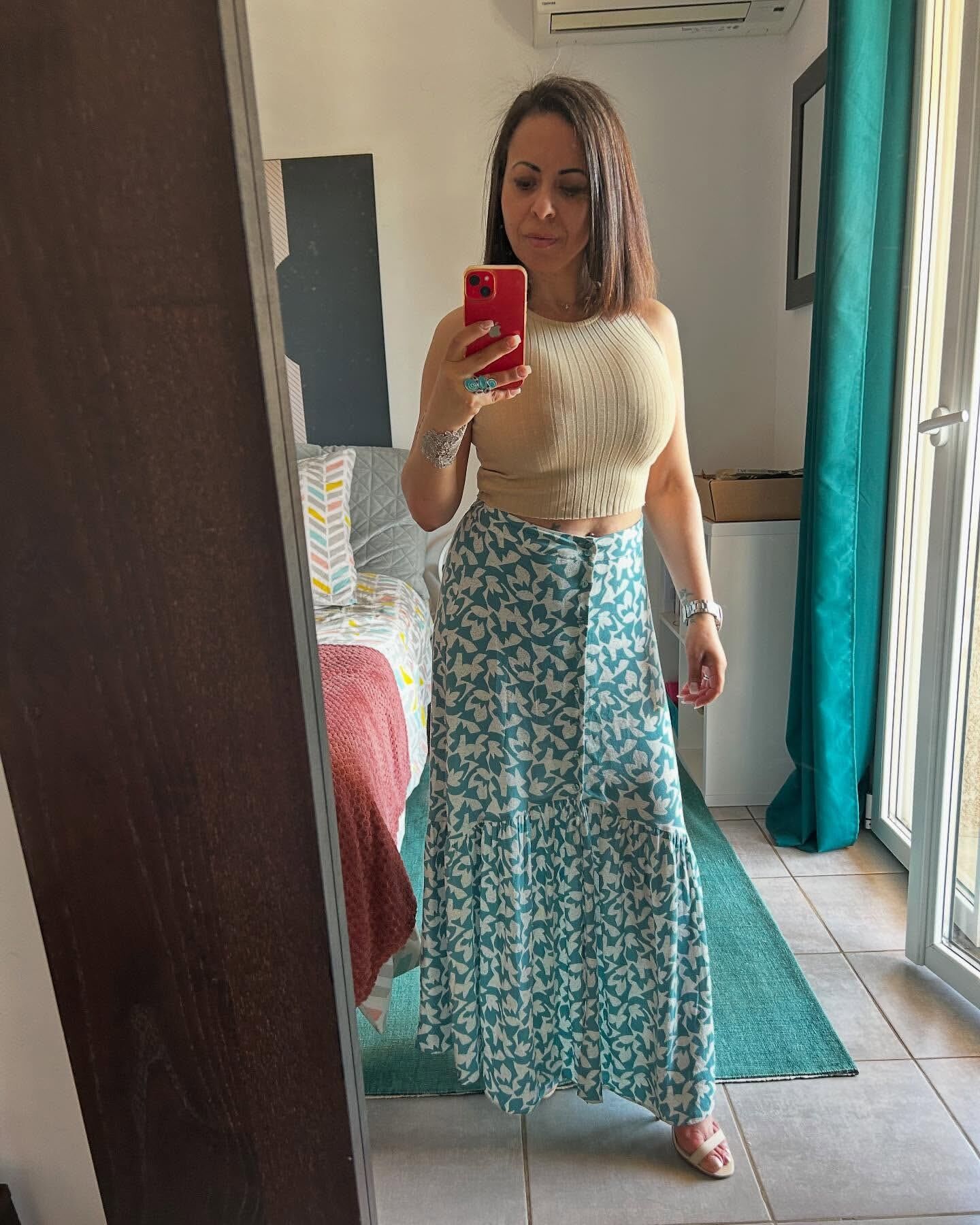Sofia French MILF enorme mamas nibards de folie