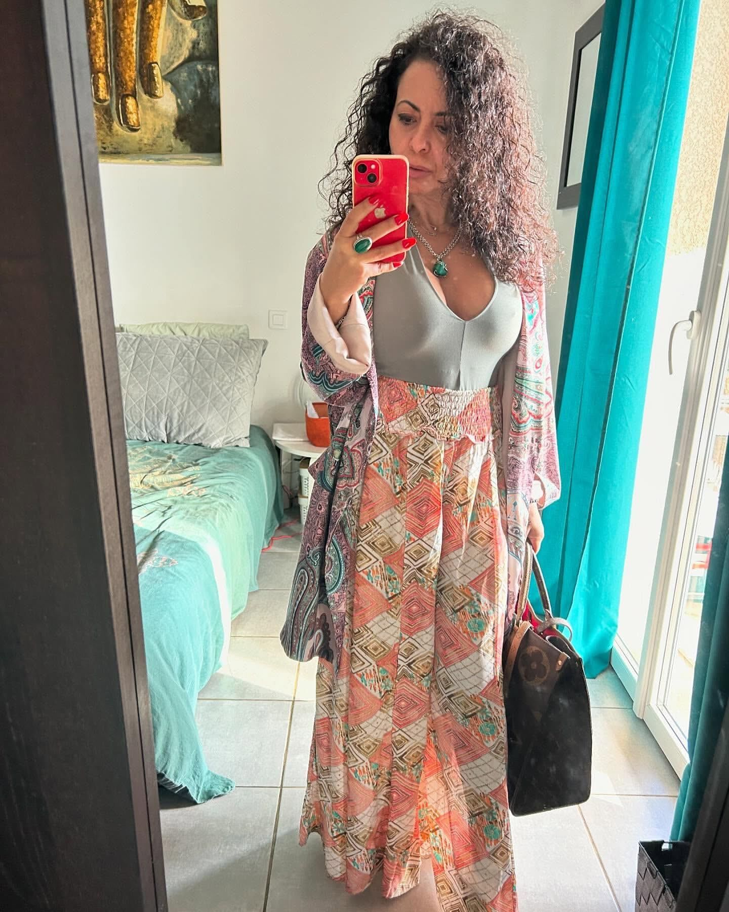 Sofia French MILF enorme mamas nibards de folie