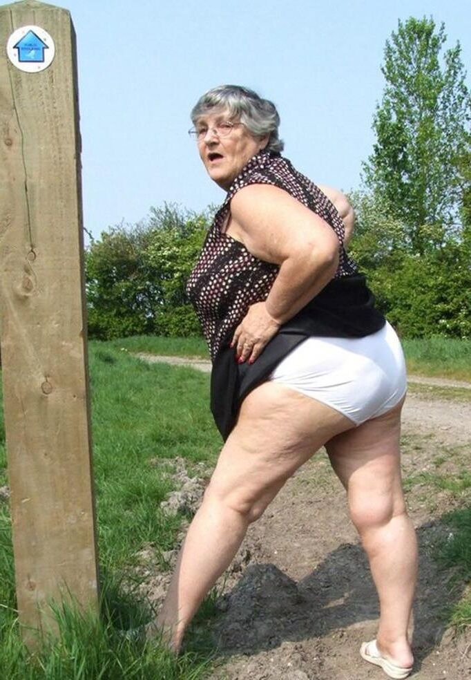 Mamie Grosse Truie Se Ballade En Campagne