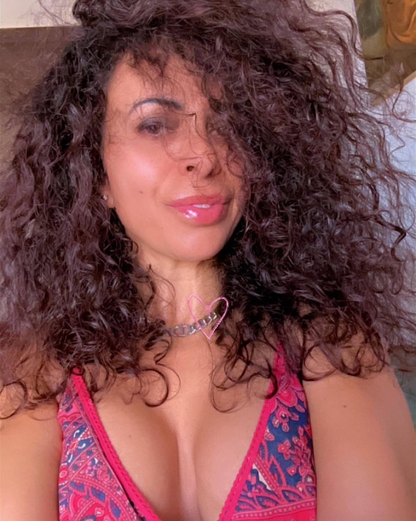 Sofia French MILF enorme mamas nibards de folie